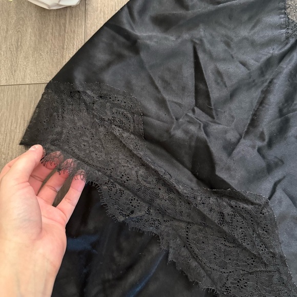 Victoria's Secret Black Lace Silky Satin Pj Set - Picture 2 of 8